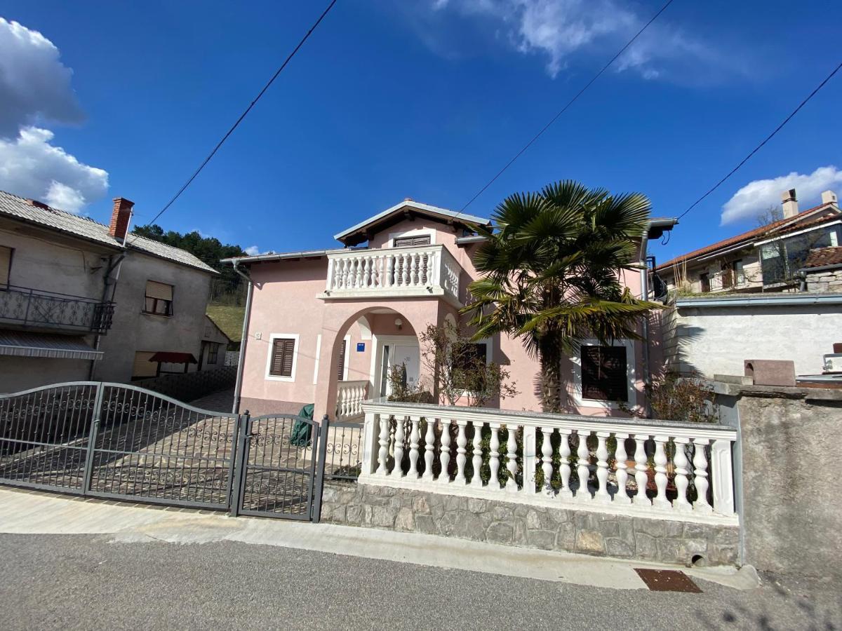 Holiday House Pasjak Sapjane エクステリア 写真