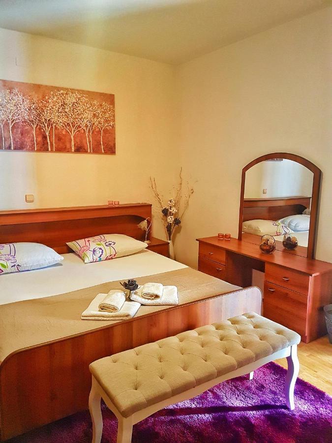 Holiday House Pasjak Sapjane エクステリア 写真