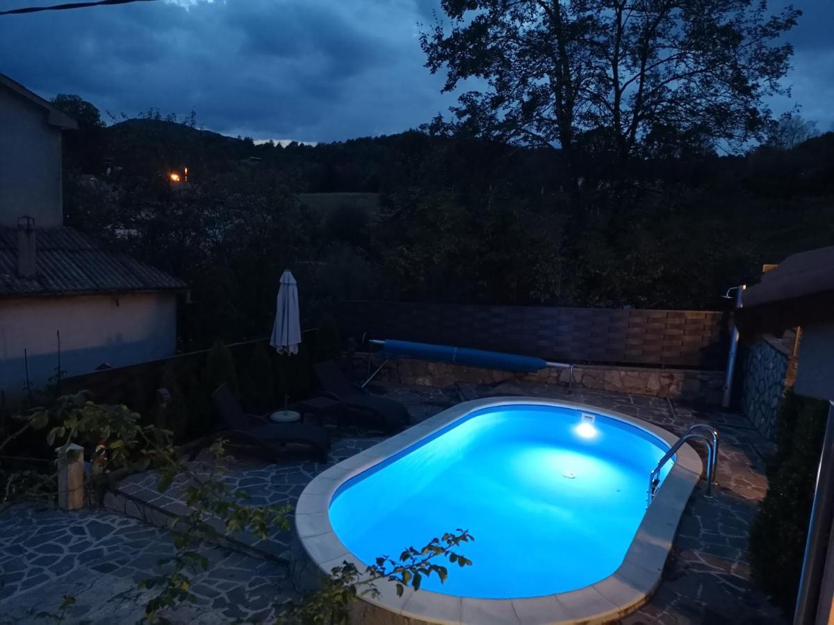 Holiday House Pasjak Sapjane エクステリア 写真