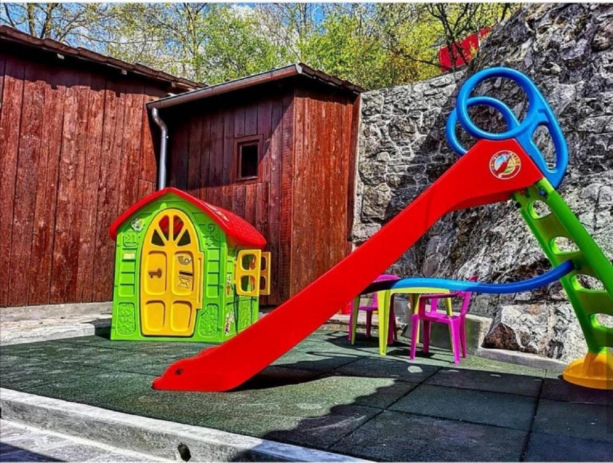 Holiday House Pasjak Sapjane エクステリア 写真